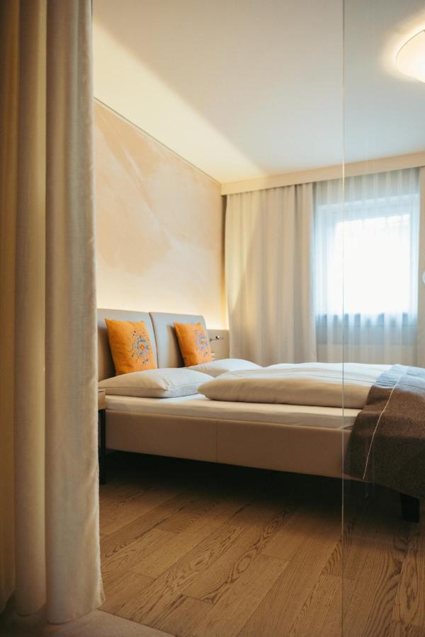 Strandhotel Am Weissensee Exterior photo