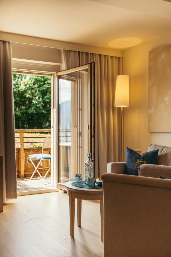 Strandhotel Am Weissensee Exterior photo
