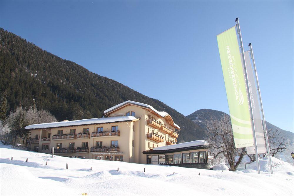 Strandhotel Am Weissensee Exterior photo