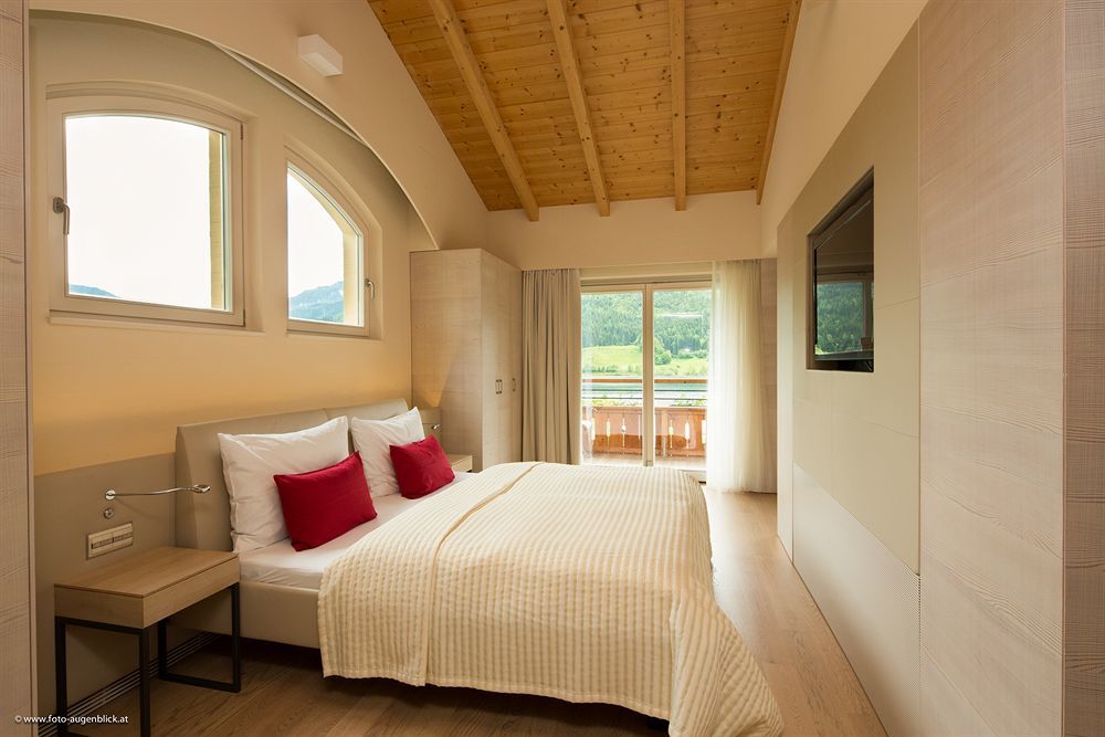 Strandhotel Am Weissensee Exterior photo